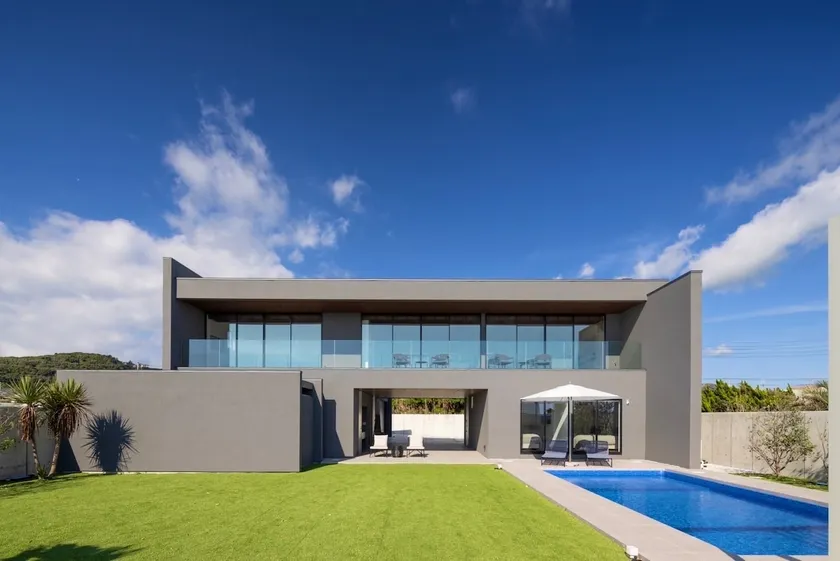 Limited to 1 group per day | Small luxury villa by the sea | With pool and sauna | Karaoke (optional) | Maximum 6 people - Image 1
