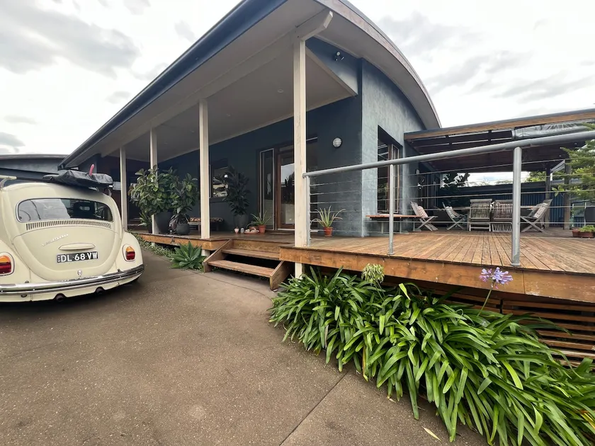 Collers Bay Beach House Ocean Front - Image 1