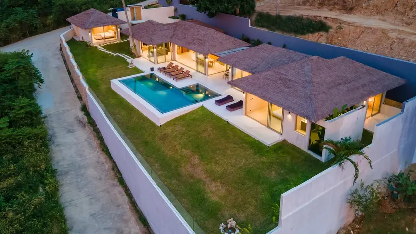 Designer's Delight: Lilly Belle: 4 Bed Pool Villa - Image 1