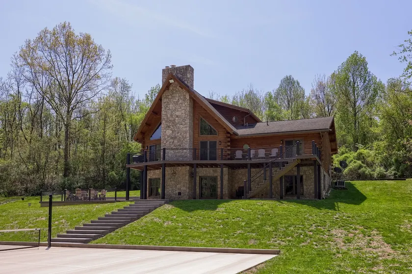 Secluded Log Home, SLPS 10, Pickleball, Fire Pit - Image 1