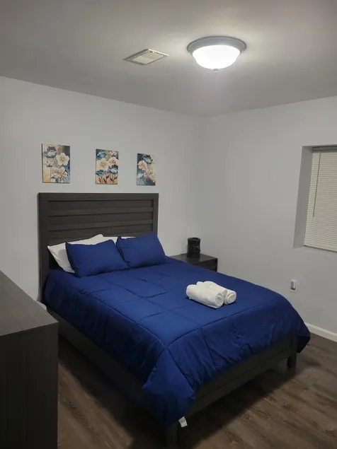 Heights House *privacy, parking, and pet friendly* - Image 1
