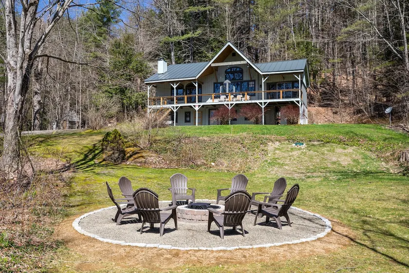 5BR | Indoor Hot Tub Sunroom | Mt Snow & Stratton - Image 1