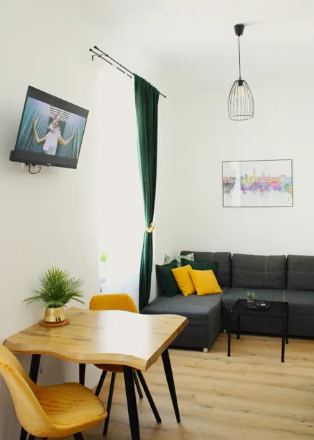 Jakomini | Close to the city center | Home office | Optional parking - Image 1