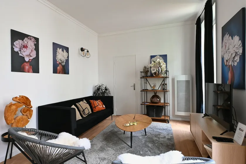 Génova T3, air conditioning, Wi-Fi, close to the train station - Image 1