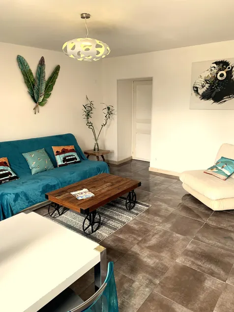 Ground floor apartment, terrace, large fenced yard, plancha. - Image 1