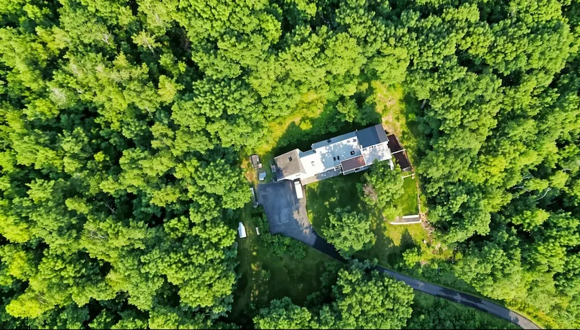 Lake, Laughs & Firelight: 4BR Retreat Awaits! - Image 1