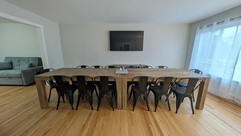 Pristine A2 Retreat: Seats&Sleeps 16, 3 King Beds - Image 1
