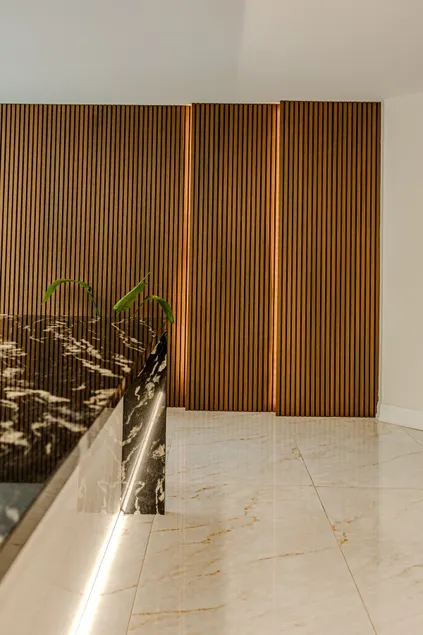 Luxury & Modern Home in Thornhill, Parking, Yard - Image 1