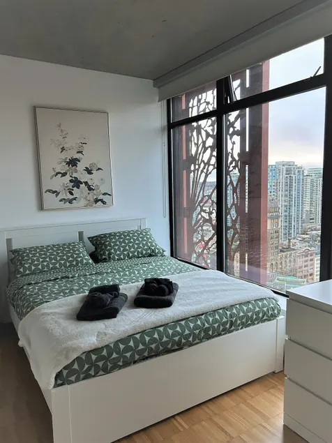 Cozy Gastown condo with a view! - Image 1