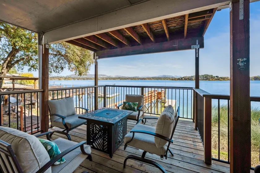 Waterfront• Private Dock • EV Charger • Sleeps 8+ - Image 1