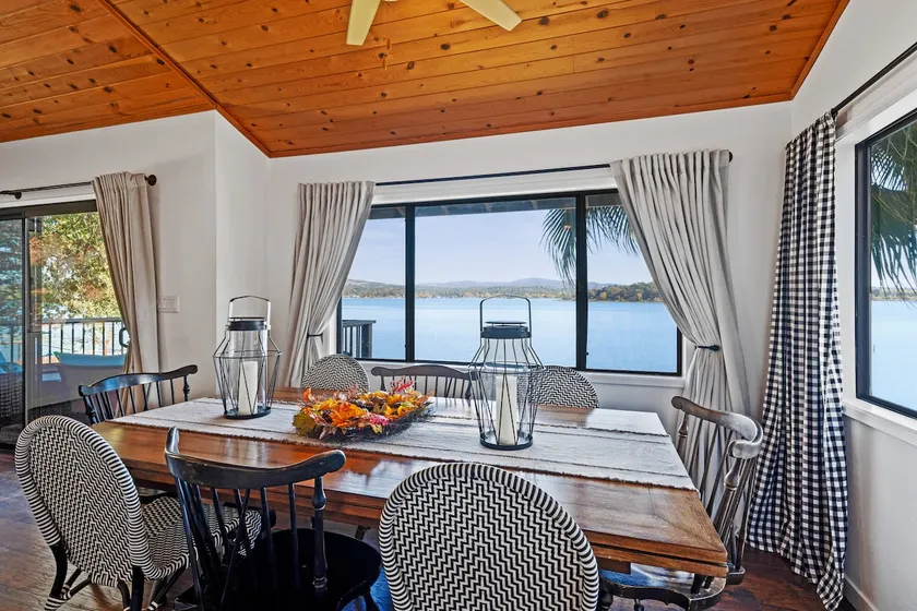 Lakefront, PrivateDock, BBQ, Sleep 13+, Tesla EV - Image 1