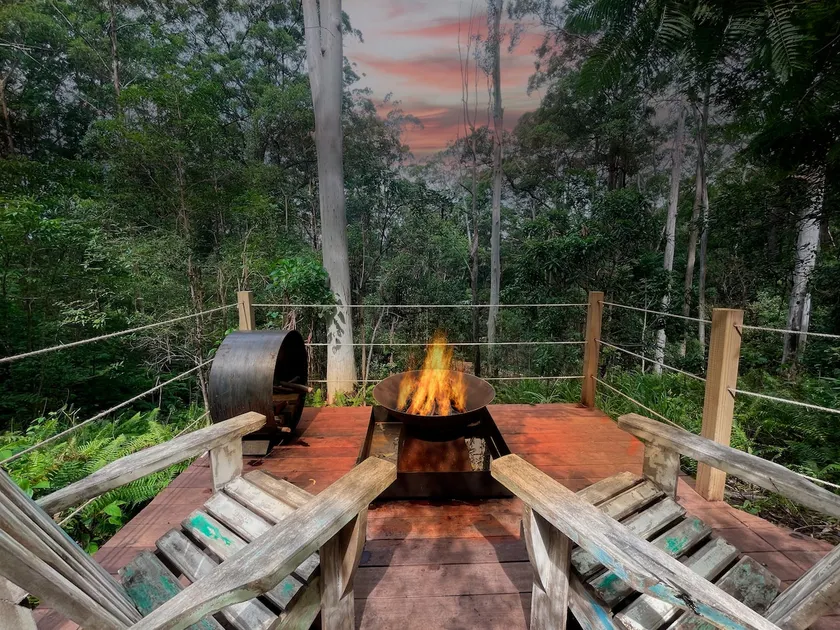 The Treehouse: Rustic Cabin + Outdoor Bath - Image 1