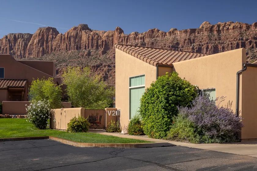 Moab Family Retreat Near Arches & Trails Pool Hot Tub Easy Parking - Image 1