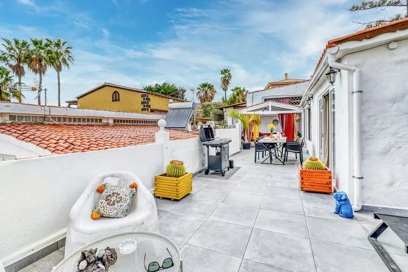 Family Villa w/Grill • AC• Terrace • Pool • HotTub - Image 1
