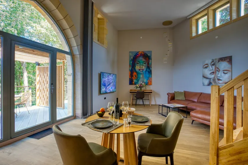 Modern duplex with private terrace - Image 1