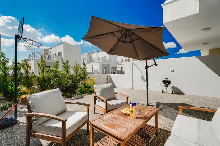 NEW 2Br Maisonette in Luxury Resort Pool Beach - Image 1