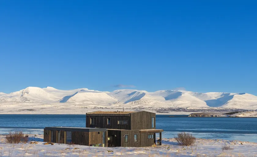 The Oceanfront Villa in Kjós - Image 1
