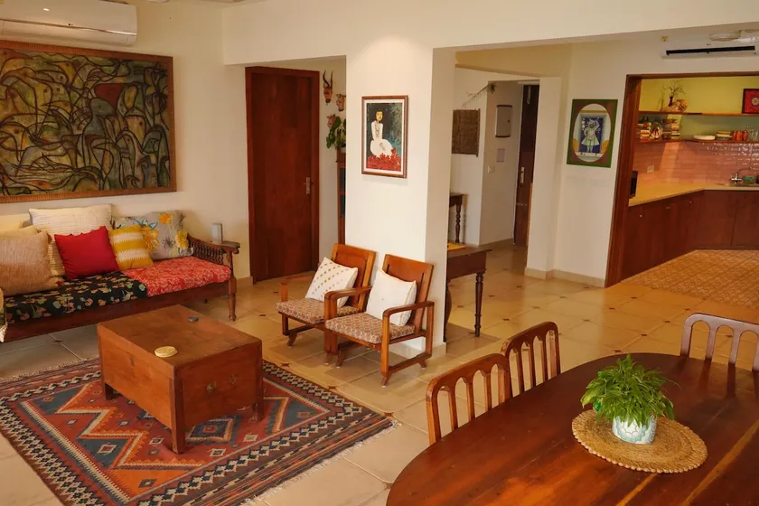 Stunning Art filled / Water View apt in Kochi - Image 1