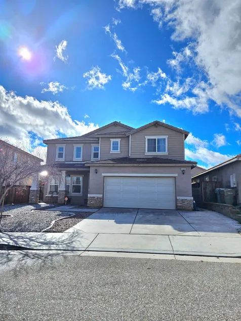 Large House/4 Bedrooms/3 Bathrooms/Jacuzzi and Fire Pit - Image 1