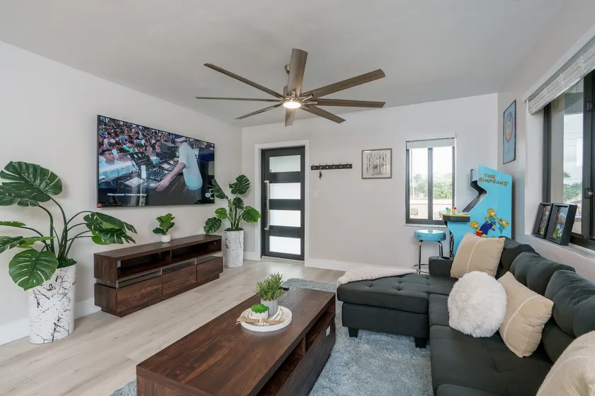 New! Calle Ocho Home w/Simpson's Arcade! - Image 1