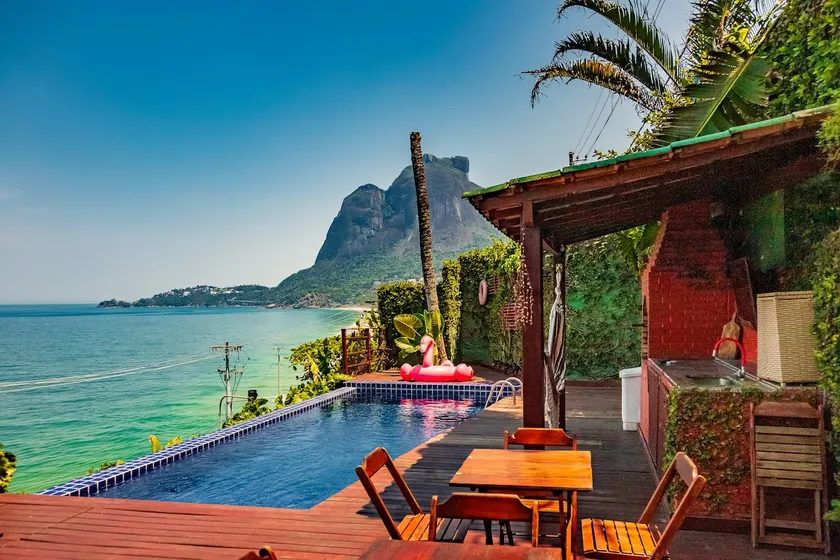Oceanfront villa in best location - Image 1