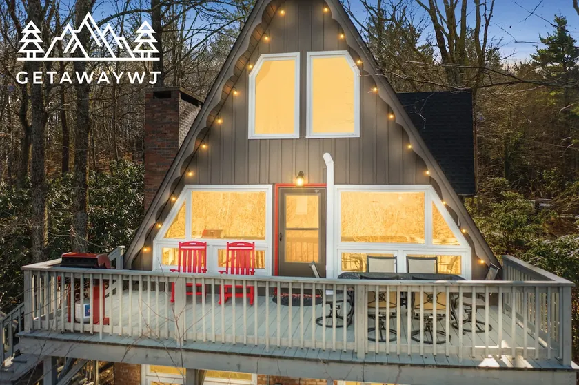 'The stAy Frame' Cozy Cabin close to downtown WJ - Image 1