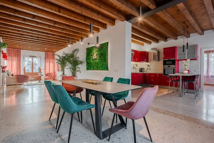 Villa Venice Carnival - Wellness - Image 1