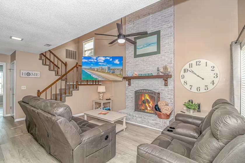 NEW Family Oasis w Dual King Suites Near the Ocean - Image 1