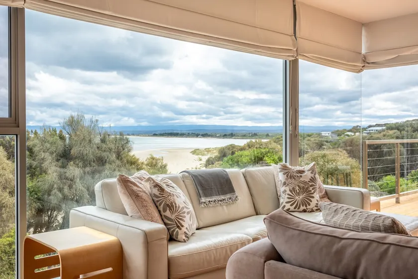 Sea View ~ ultimate beachside retreat! - Image 1