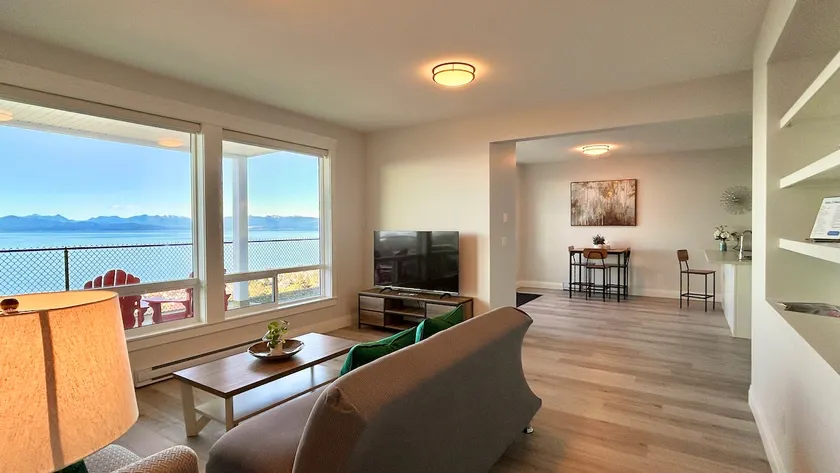 Ocean View Suite on Dewar Rd - Image 1