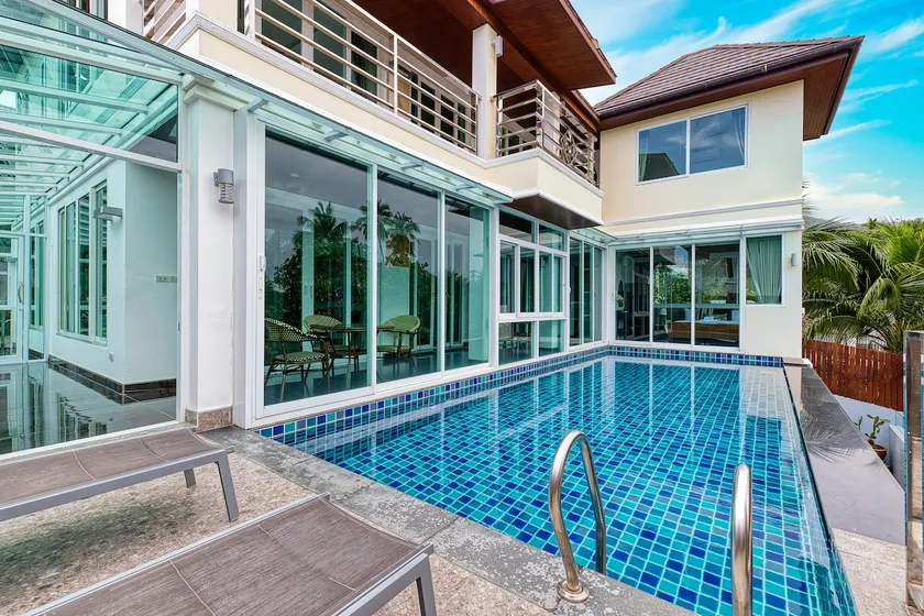 SS 8 Bedrooms Seaview Gym Pool Sea Sauna Max21 Pax - Image 1