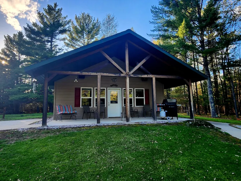 Upper Peninsula Peaceful Cabin - Image 1