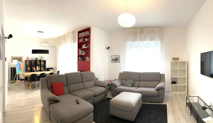 Bright Apt | Terrace, Free Parking & King Bed - Image 1