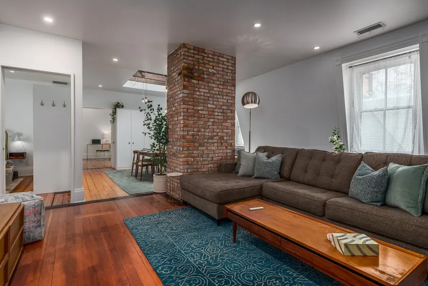 Spacious, Sleek & Luxurious in Historic Westside - Image 1