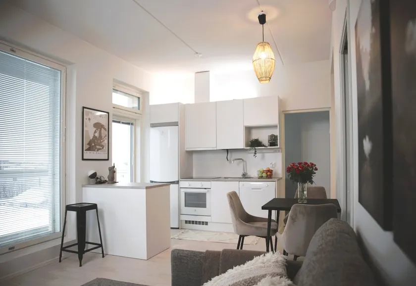 New 3-Bed Apartment & Free Garage parking - Image 1