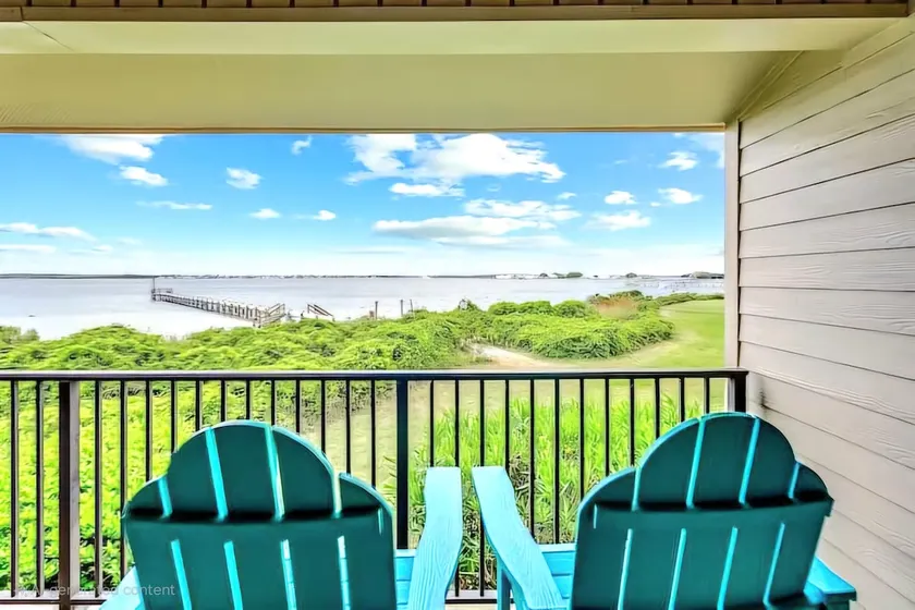 Pensacola Beach Waterfront Condo with Relaxing View. Family Friendly! - Image 1