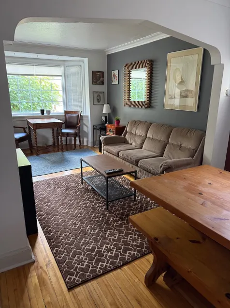 Comfy Bungalow in Midtown TO - Image 1