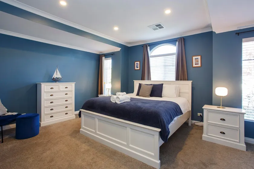 Luxury Family, Dog-Friendly Retreat Near Beaches - Image 1