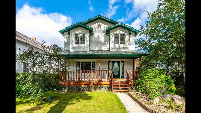 4 Bdrm Modern Home in Old Strathcona - Image 1
