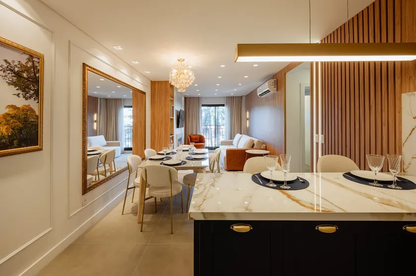 High-end apartment in an upscale neighborhood near the city center - Image 1