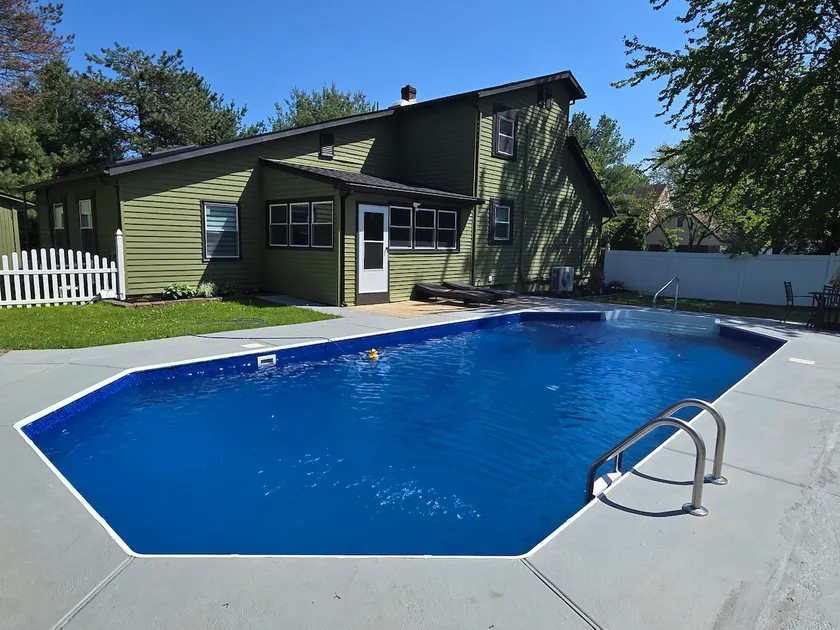 The Edamame House, Home with a Pool, near Skiing - Image 1