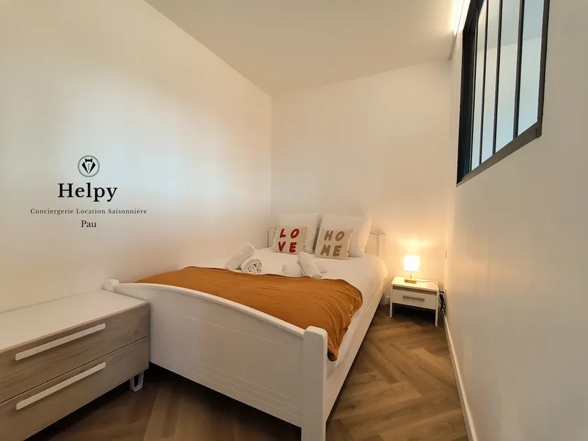 Renovated Studio-2 Pers-Secure Parking-10 min to Center - Image 1