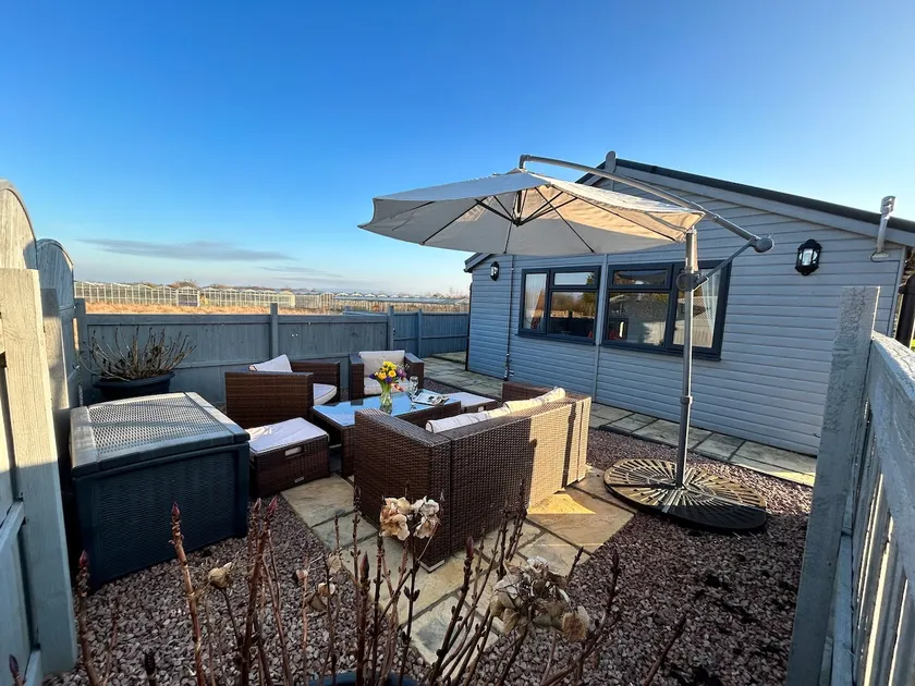 Gras Lodge - Image 1