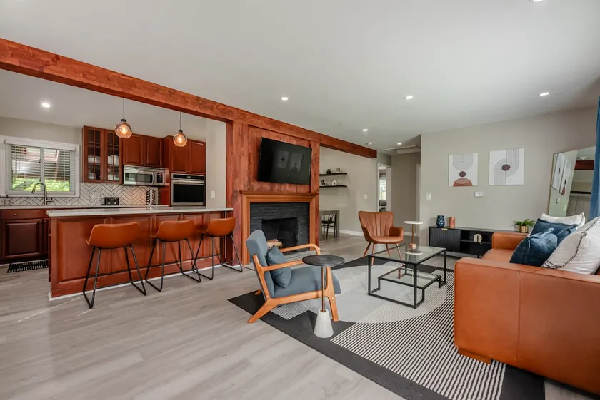 The Walnut Bungalow - Image 1
