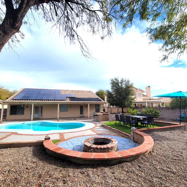 Desert Oasis: Pool, Spacious Backyard Retreat - Image 1