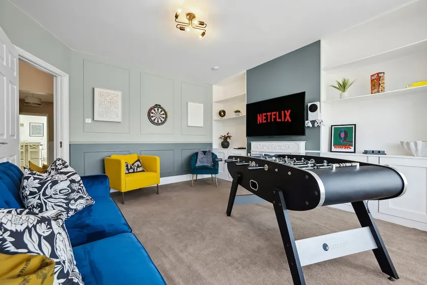 5BRCosy Luxe House, w/Games Room, Great for Groups - Image 1
