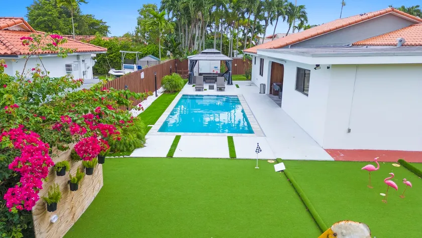 Miami Fun Oasis - Heated Pool & Private Mini Golf - Image 1