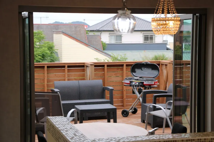 Surfers' favorite area with wooden terrace/barbecue/up to 6 people - Image 1