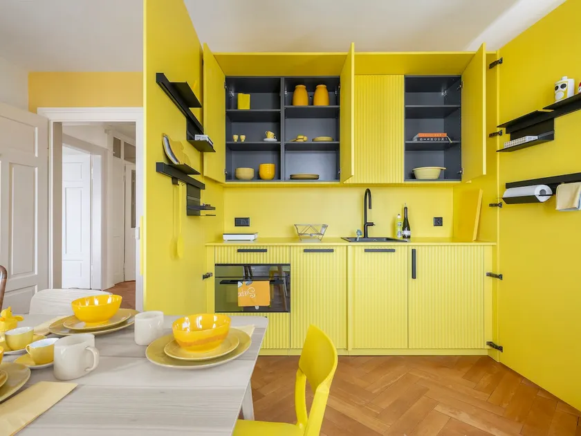 Yellow, yellow, yellow, yellow! - Image 1