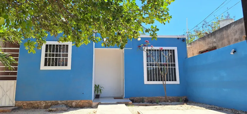 La Casita Azul - Image 1